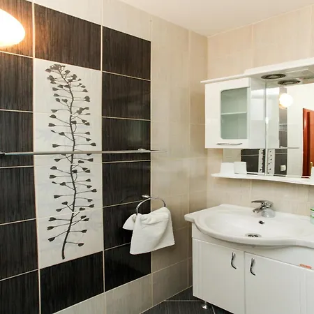 Ana - One-bedroom With Balcony And Sea View - 4 2 Floor Daire *